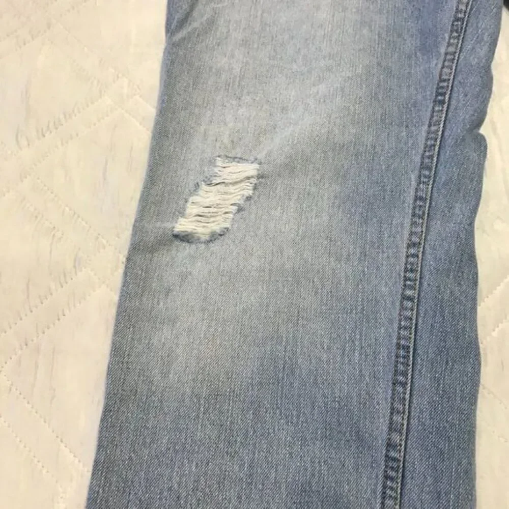 Arizona Jean Co distressed‎ blue jeans size 36X29